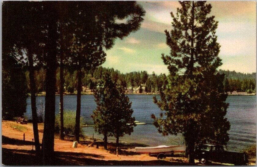 c1950s LAKE ARROWHEAD, California Postcard Boat Landing View / UNION OIL / 76 Ad