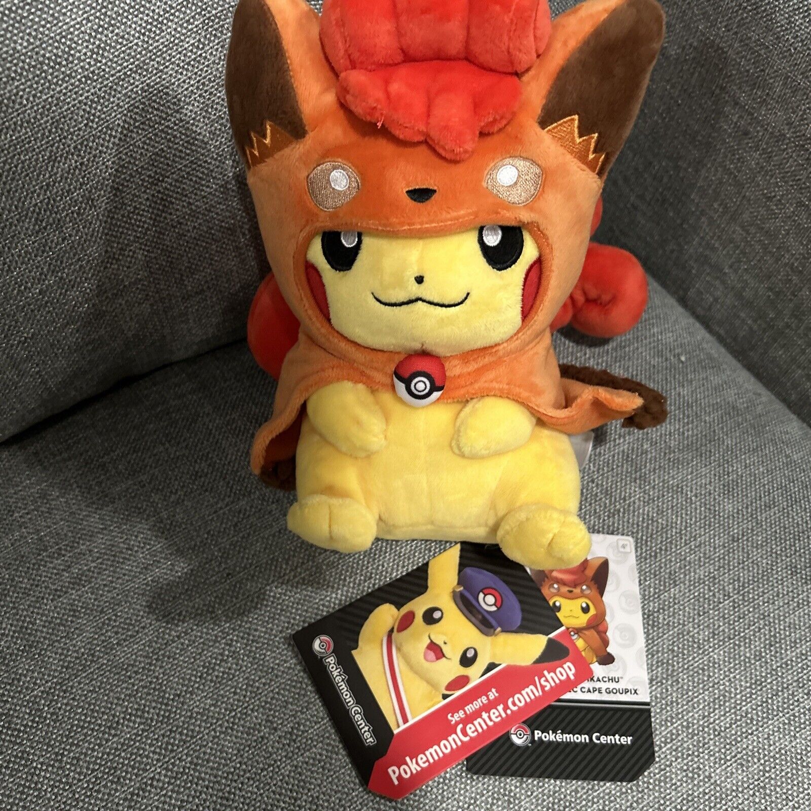 Pokemon Center Exclusive Pikachu With Vulpix Cape New With Tags NWT Genuine 2017