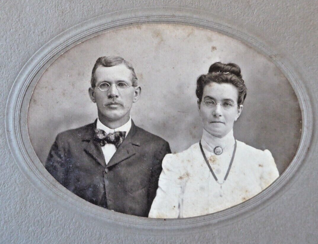 Antique Cabinet Card Photograph of Unknown Couple Independence Montgomery Kansas