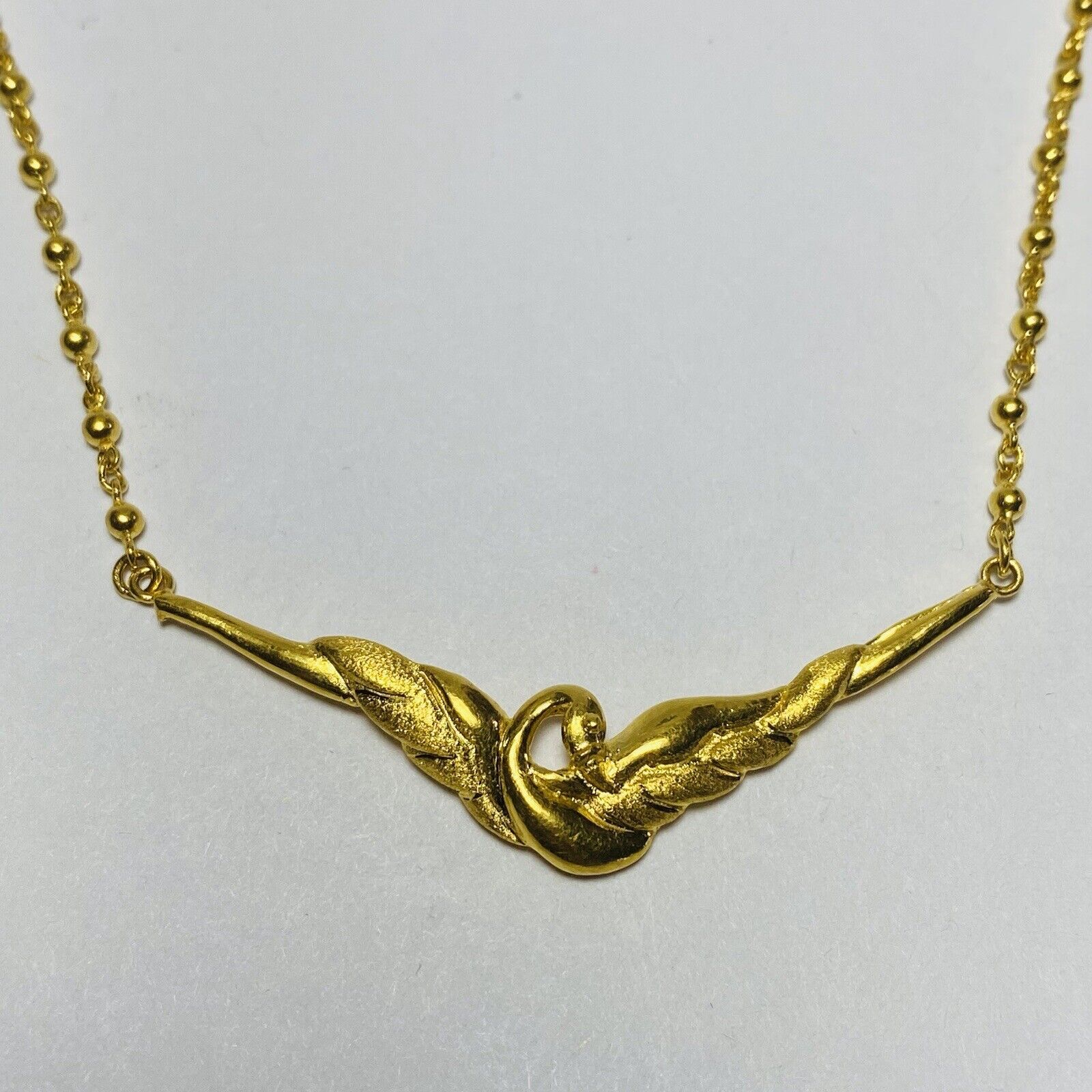 Chinese 24K Yellow Gold Swan Pendant Ball & Cable Chain 16\