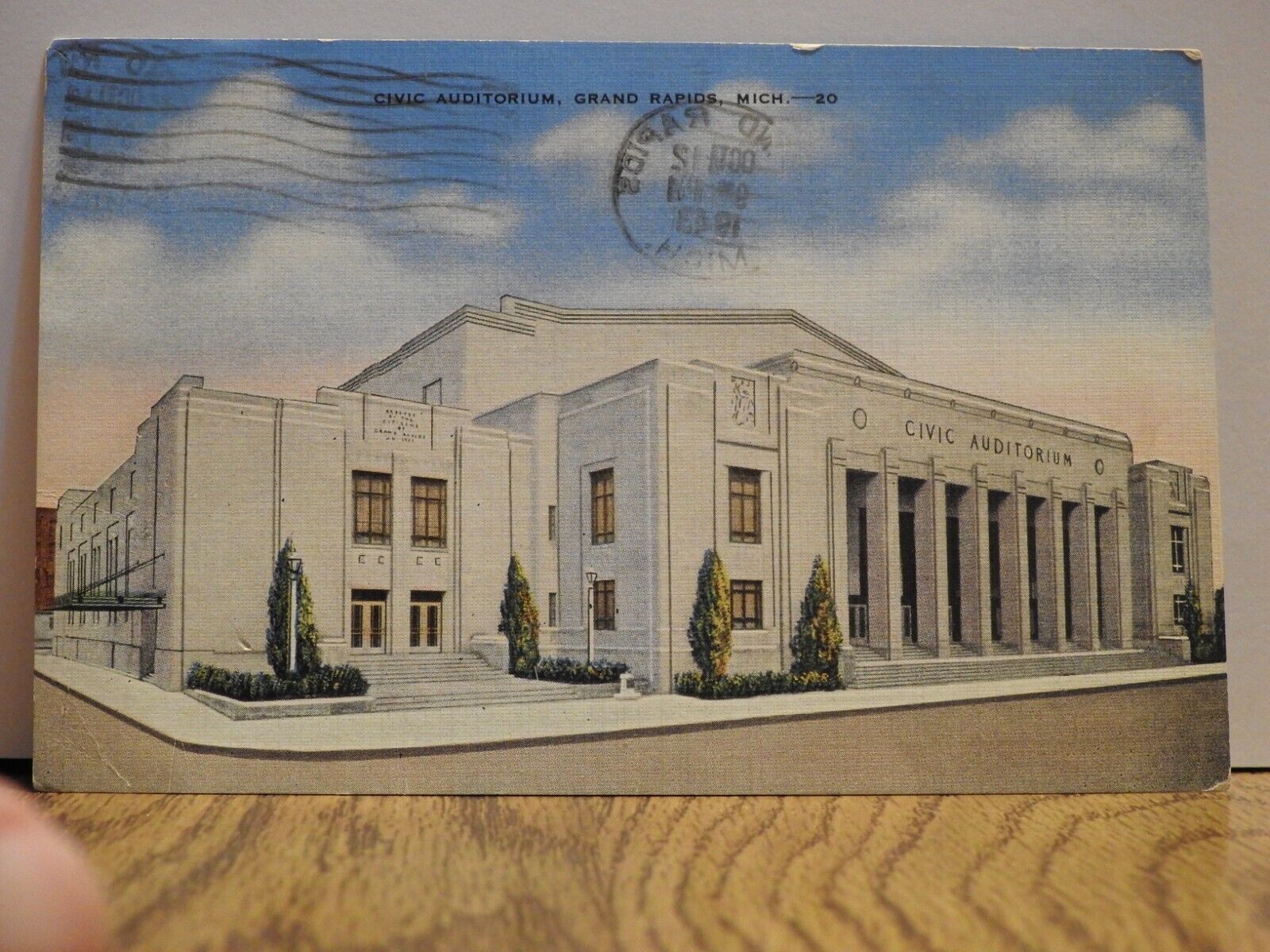 Civic Auditorium Grand Rapids, Michigan Vintage Linen Post Card Posted 1943
