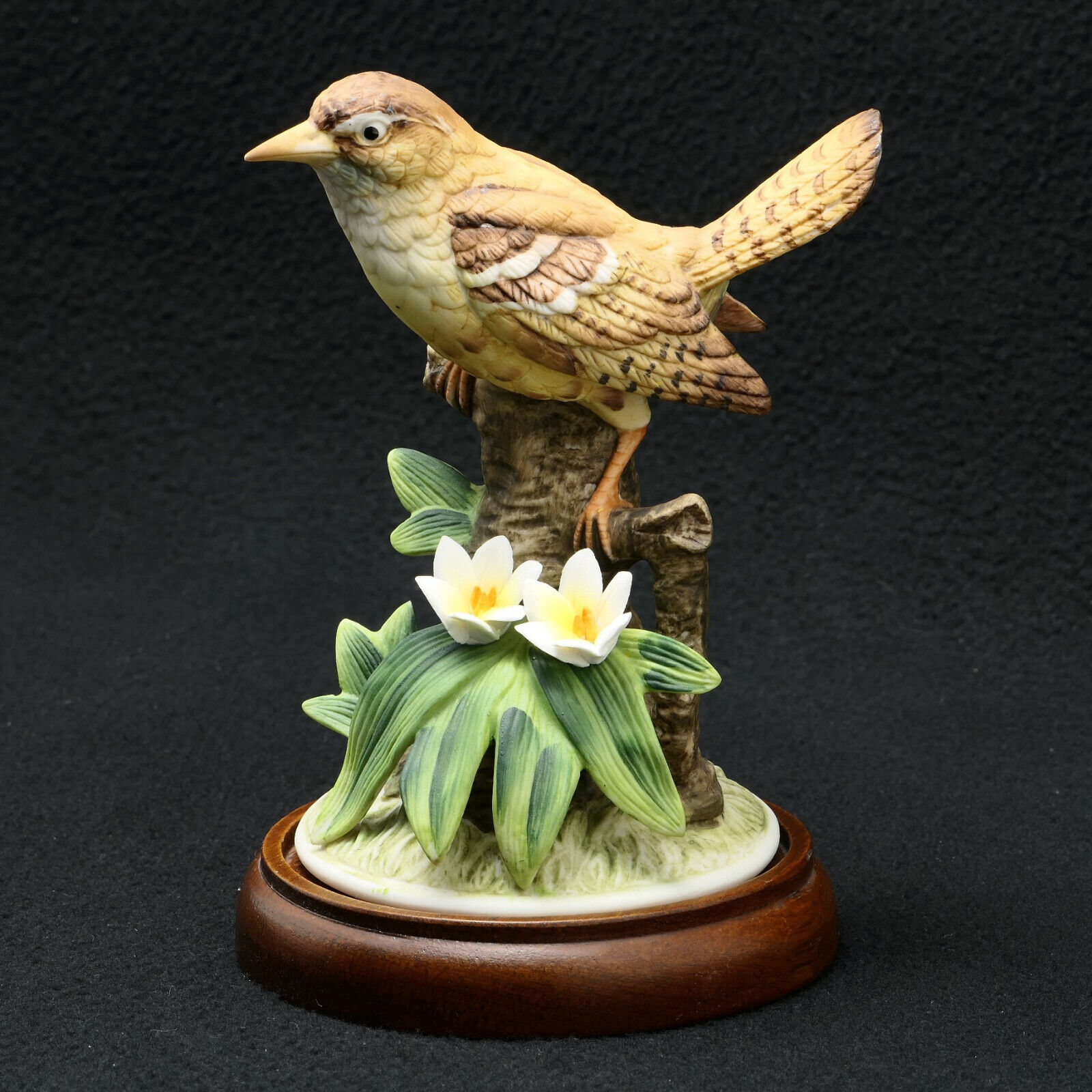 Angeline Original Japan CAROLINA WREN Porcelain Bird Figurine w/ Base