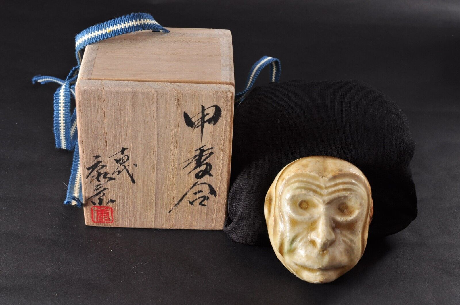 Japanese Incense Container Mino-ware Monkey Face By Yasukage 14th generation