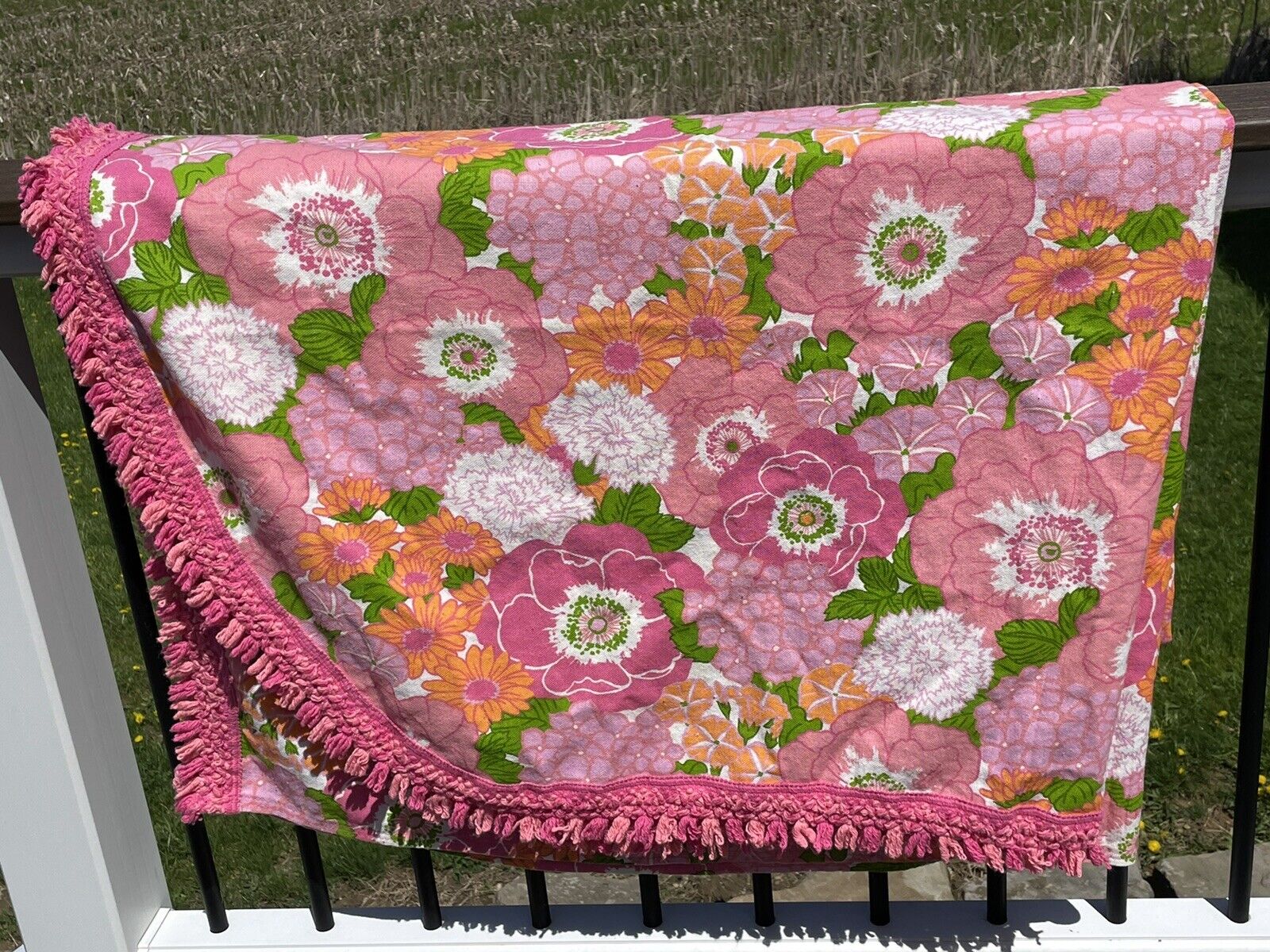 Vtg Bates Floral Fringe Flower Power Bedspread Pink Green Orange TWIN 77” x 104”