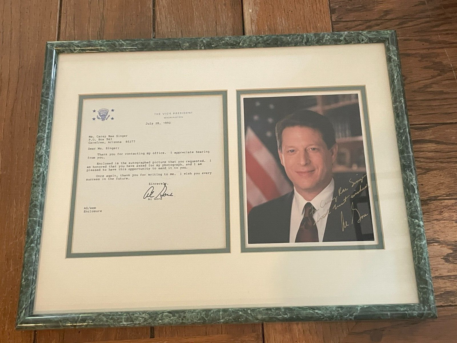 8x10 AUTOGRAPHED PICTURE OF VICE PRESIDENT, AL GORE with LETTER FRAMED