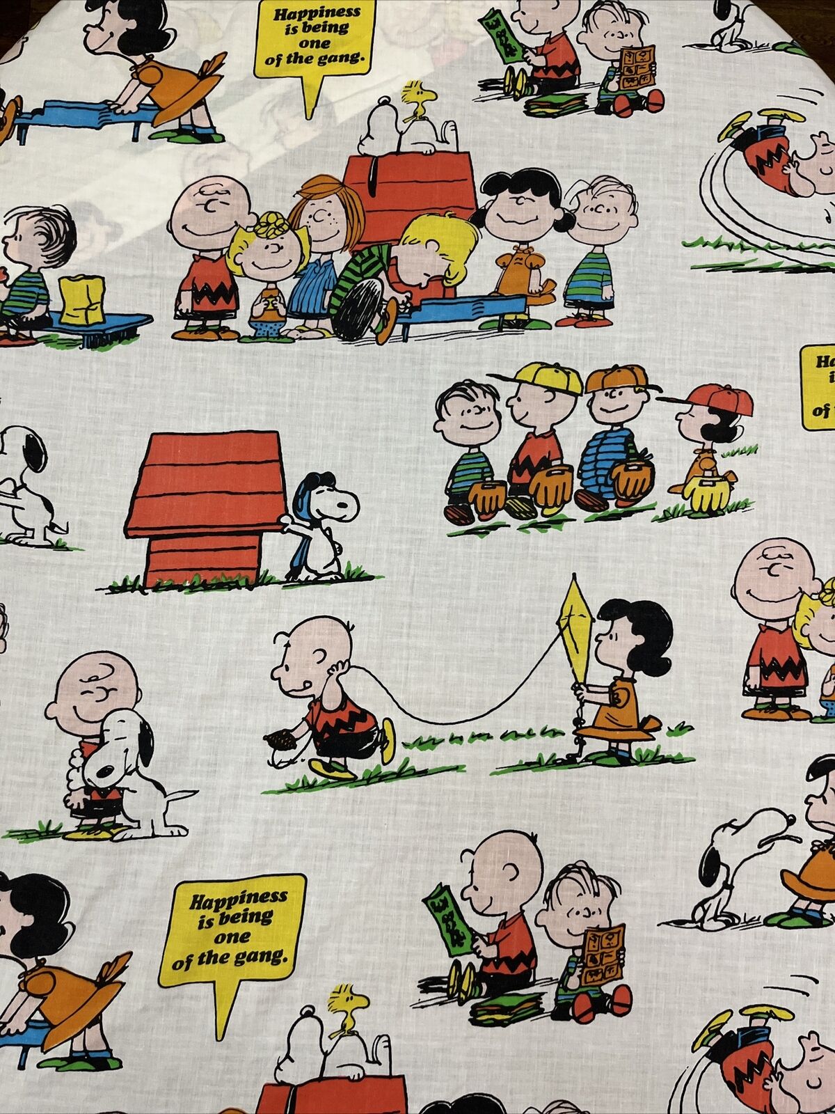 Vintage 1971 Peanuts Full Flat Bed Sheet HAPPINESS IS ONE OF THE GANG 66