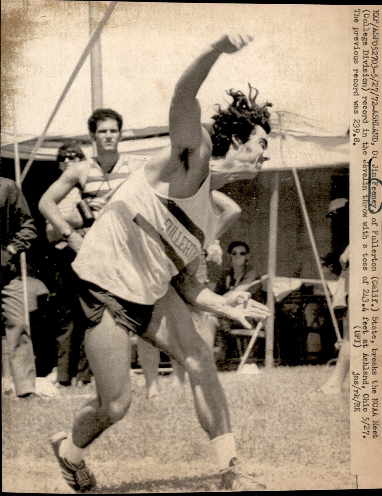 LD277 1972 UPI Wire Photo JIM FEENEY OF FULLERTON STATE NCAA WEST JAVELIN RECORD