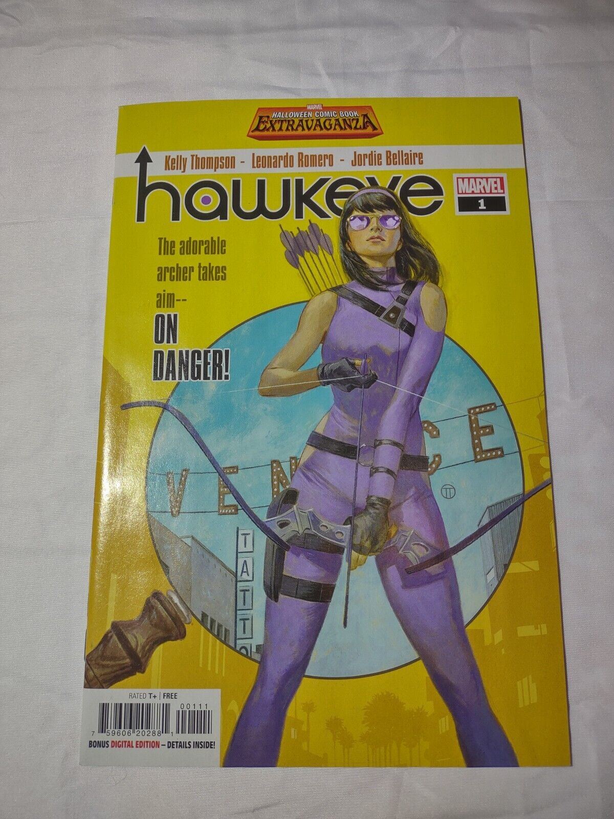Hawkeye #1 Halloween Extravaganza Comic Marvel 2021 Kate Bishop Kelly Thompson