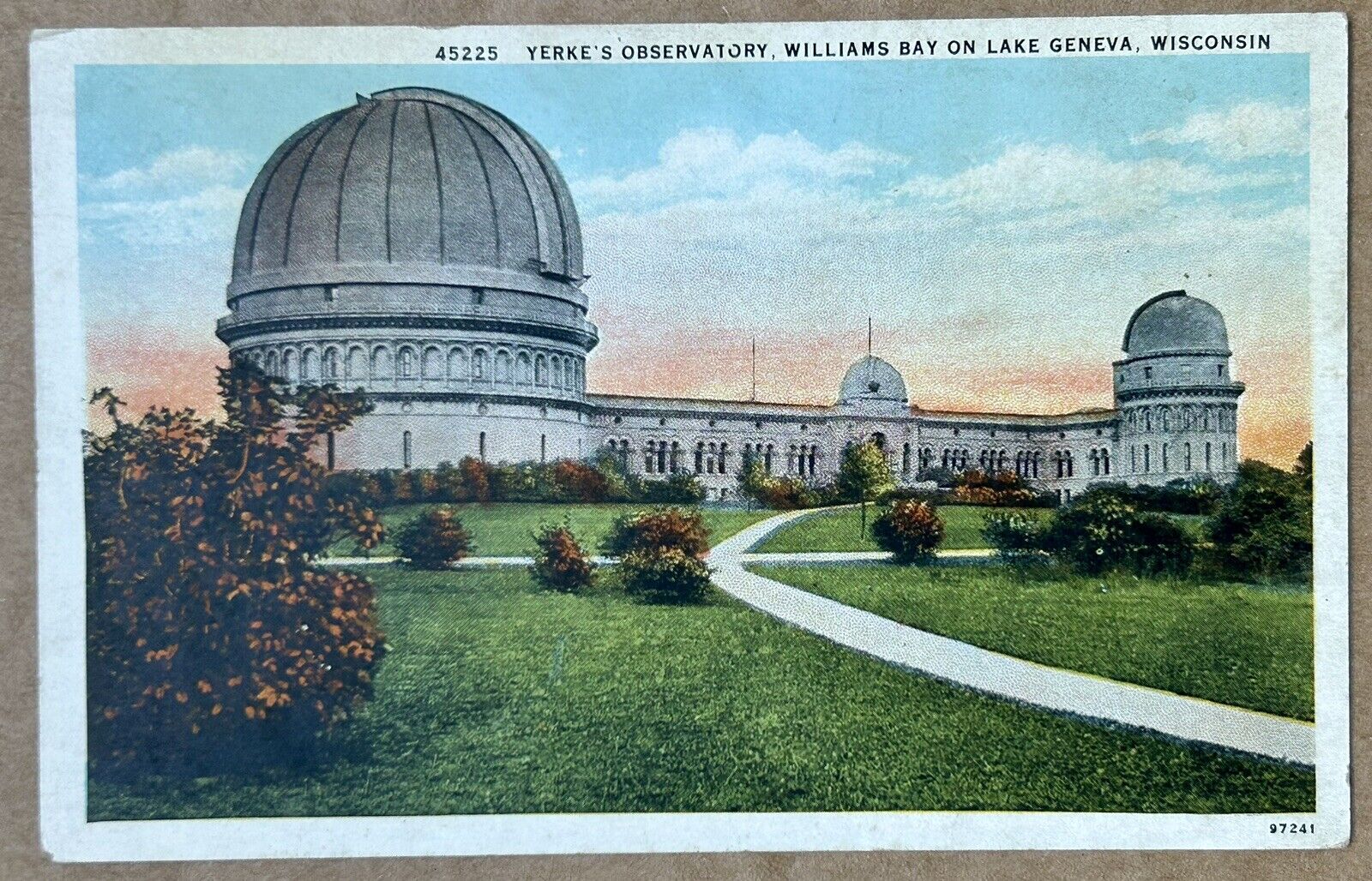 YERKE\'S OBSERVATORY, WILLIAMS BAY ON LAKE GENEVA, WISCONSIN WI Vintage Postcard