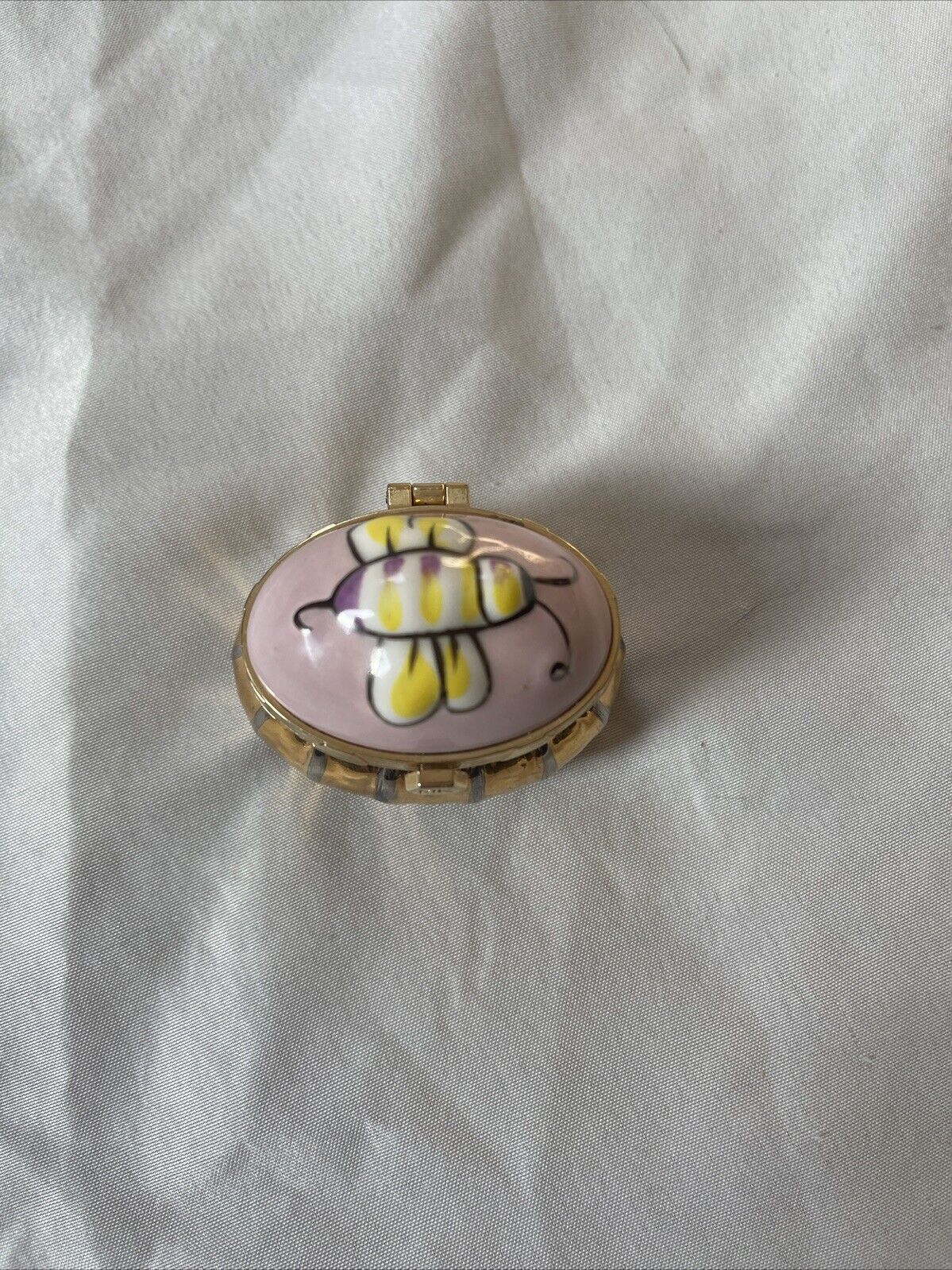 Mary Kay Bumble Bee Oval Trinket Box Pink With Gold Color Lower Half