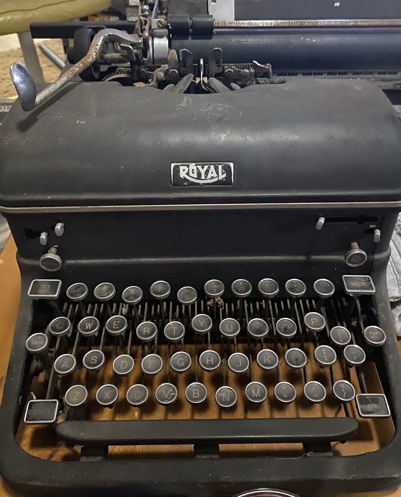  Antique 1900s royal typewriter 