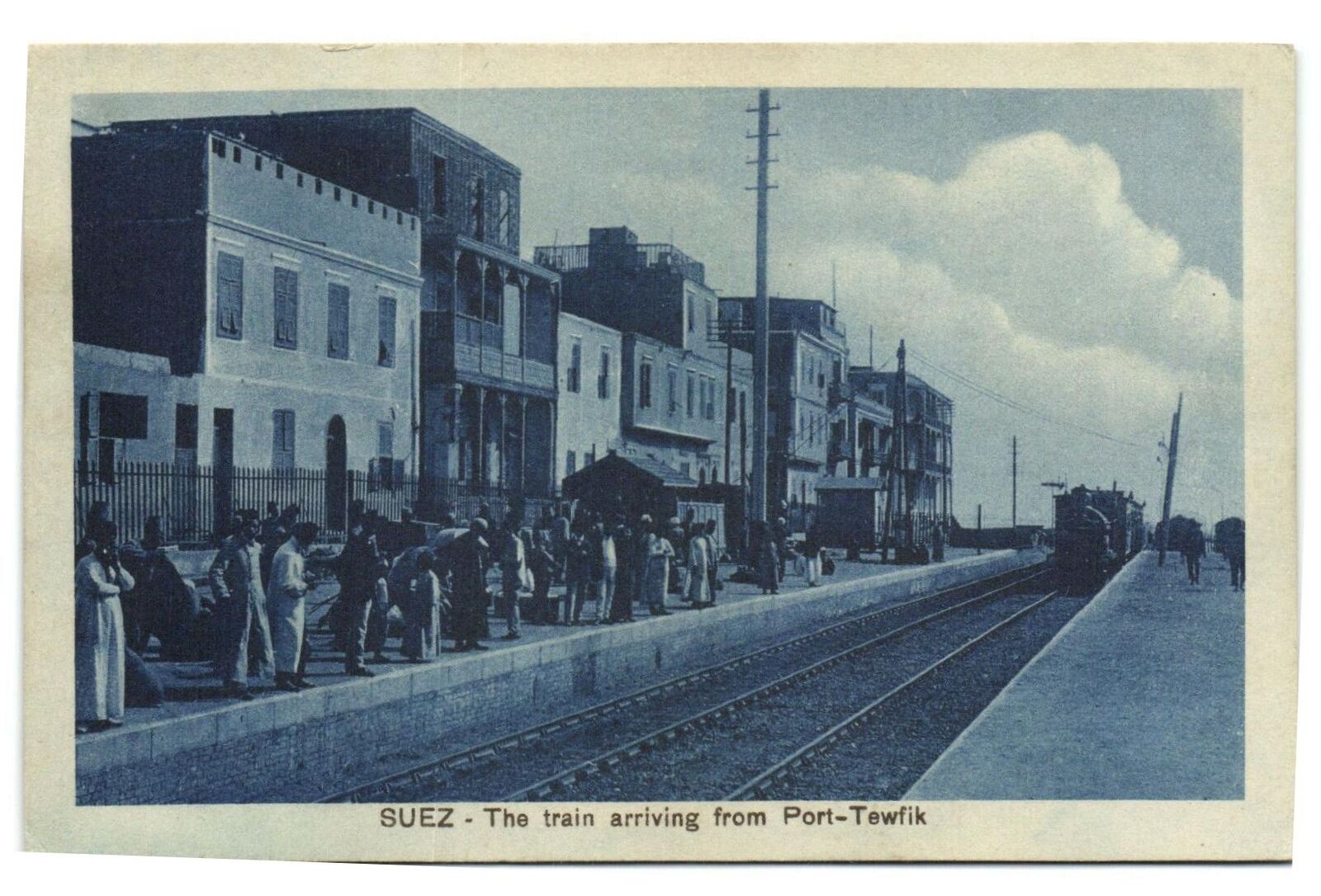 PC EGYPT, SUEZ, THE TRAIN ARRIVING FROM PORT TEWFIK, Vintage Postcard (b34373)