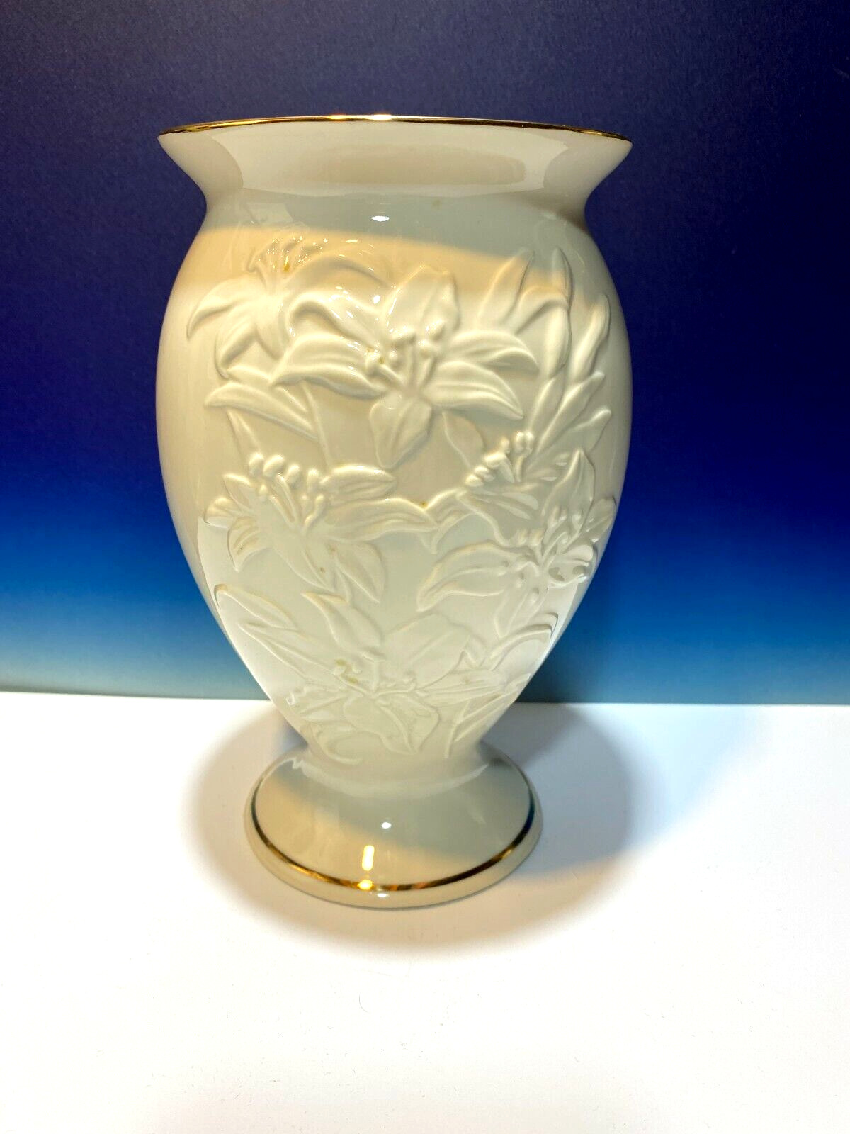 LENOX VASE TIGER LILY with Gold Trim 8\'\'in Tall