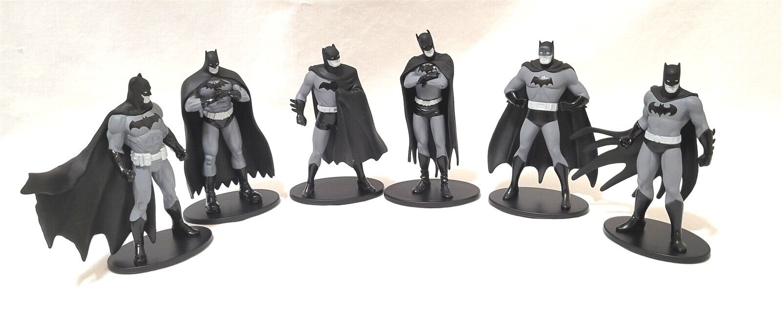 Batman Black & White Blind Bag Mini Figures Wave 1 set of 6 Sprang Fabok Cooke