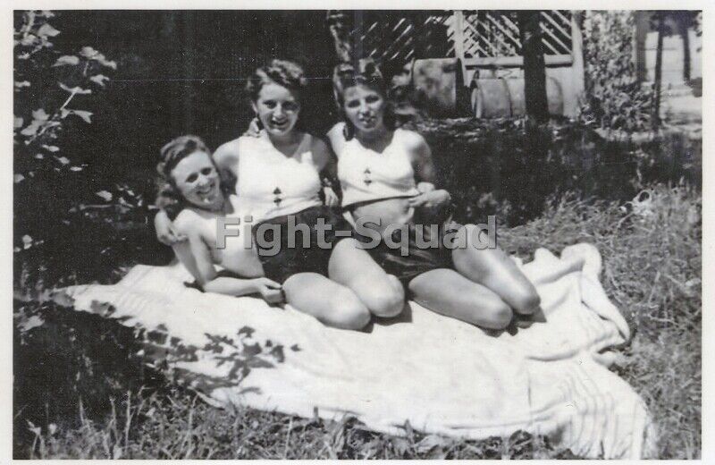 WW2 Picture Photo BDM Young women Bund Deutscher Mädel League German Girls 3026