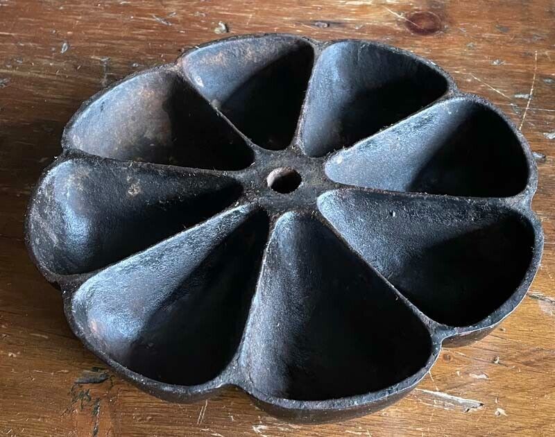Antique Cast Iron Rotating Nail Caddy Cobbler 8 Sections Without Base