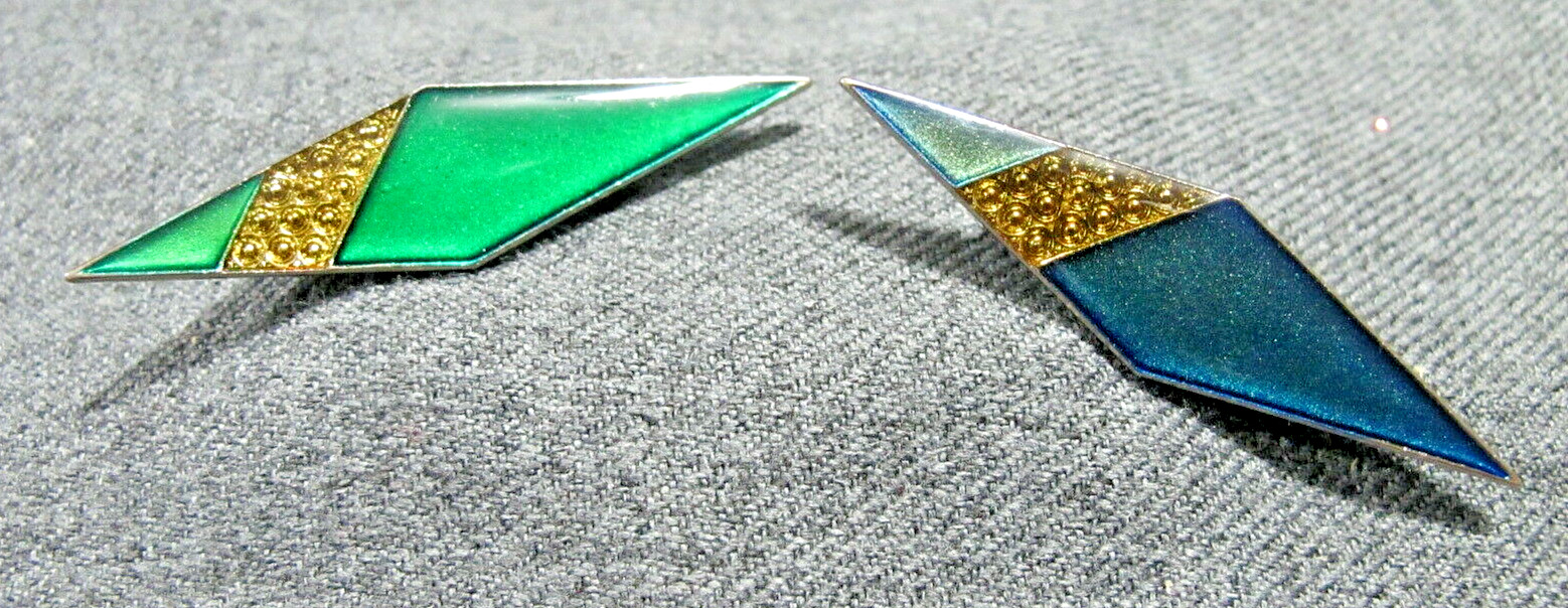 Vintage greenish enamel goldtone metal pins brooch