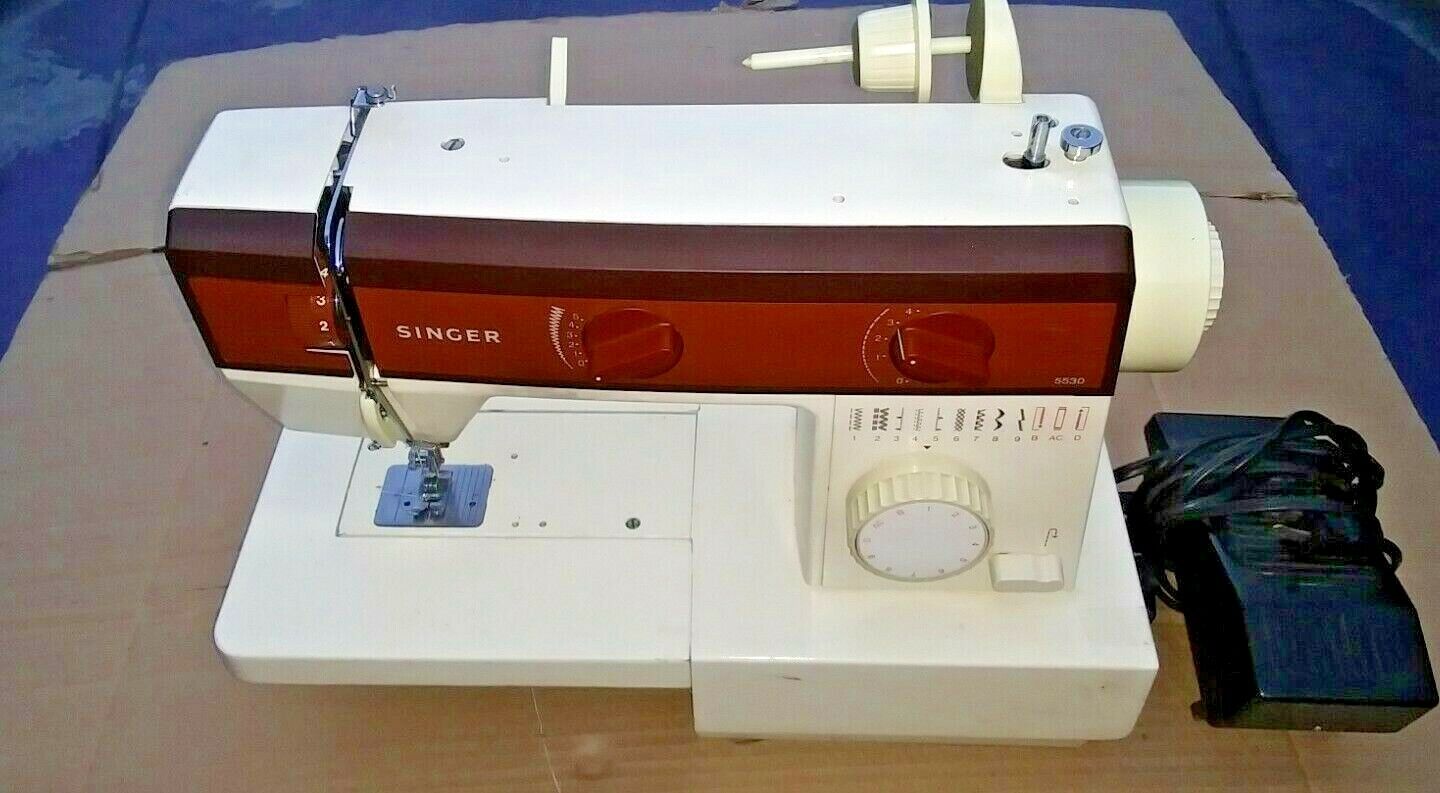 Singer Vintage Heavy Duty Sewing Machine 621B w Footpedal