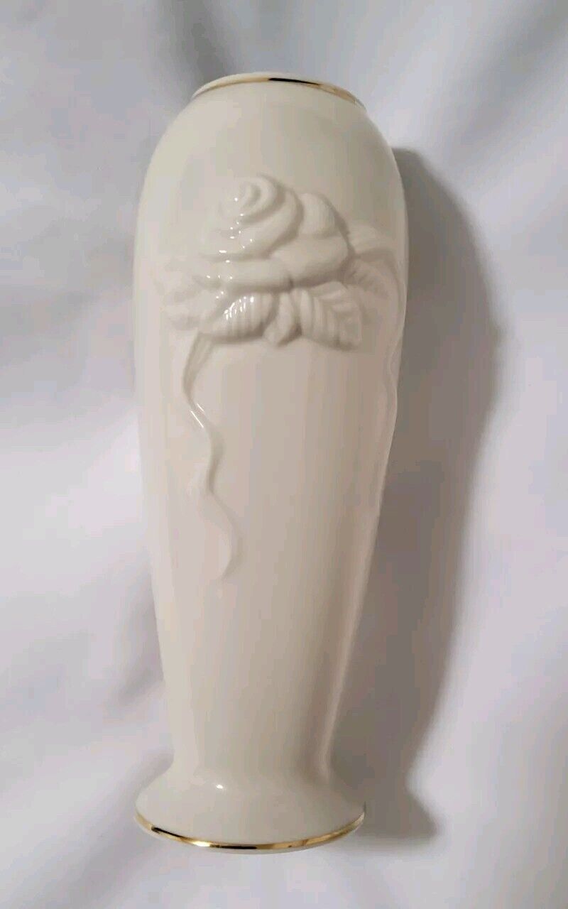 Vintage LENOX Rose Blossom Ivory 7-1/2-inch Porcelain Bud Vase w/24K Gold Trim