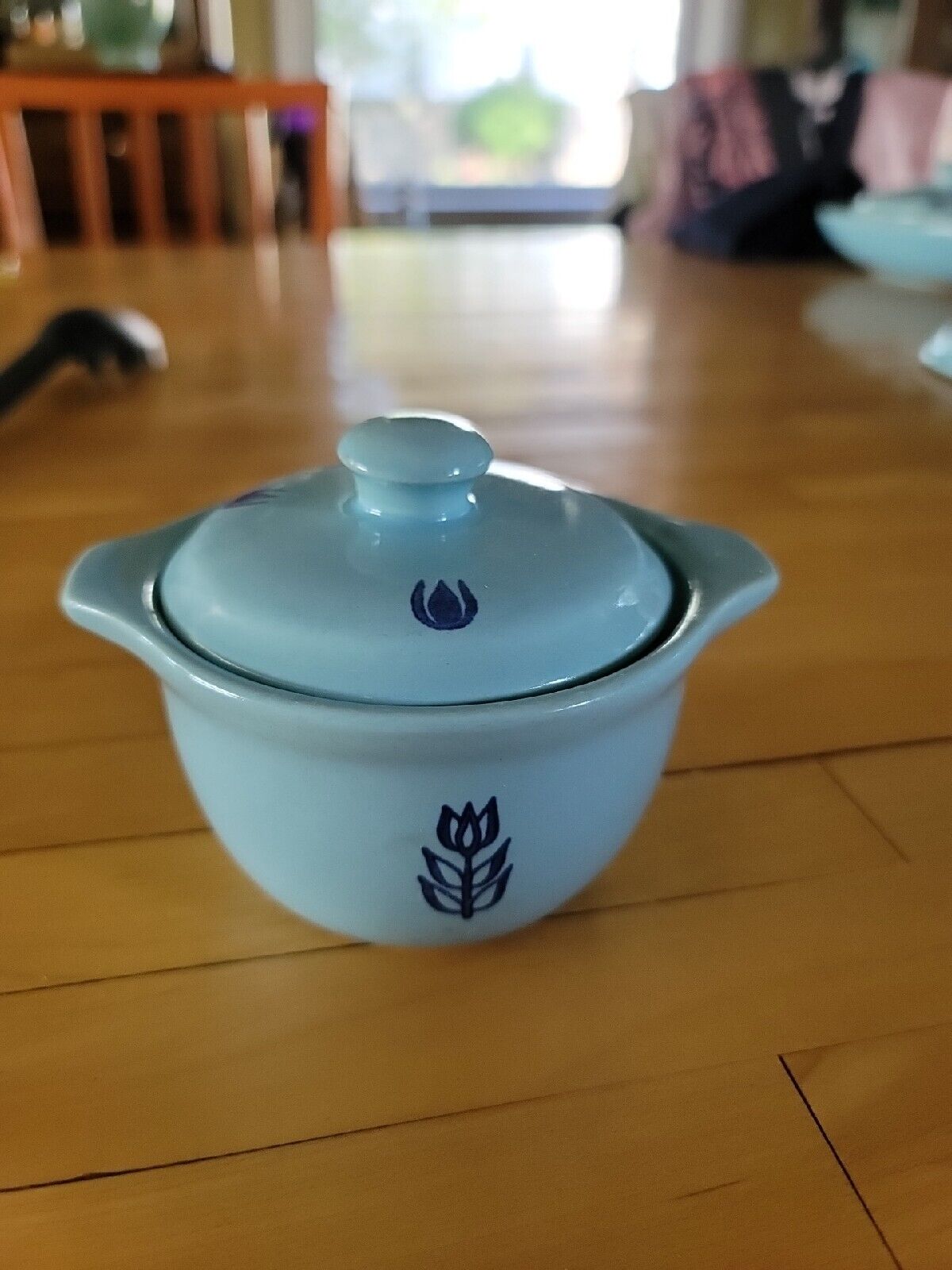 Vintage Cronin pottery sugar bowl Blue Tulip  Bake Oven USA - Small 3.4