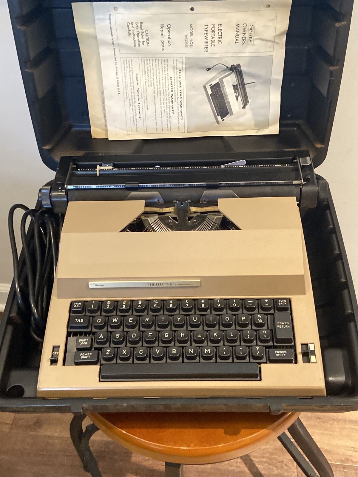 Vintage Sears Typewriter, The Electric 2 w/ correction w/Case, Model 161. 53150