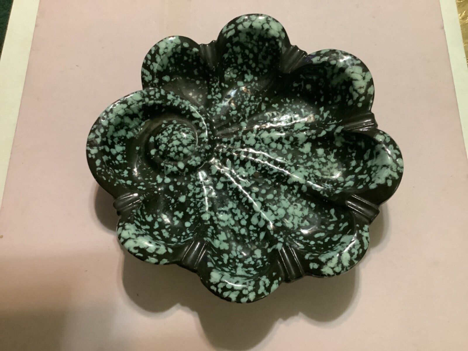 Large vintage ceramic decorative ashtray black green/white spotted USA