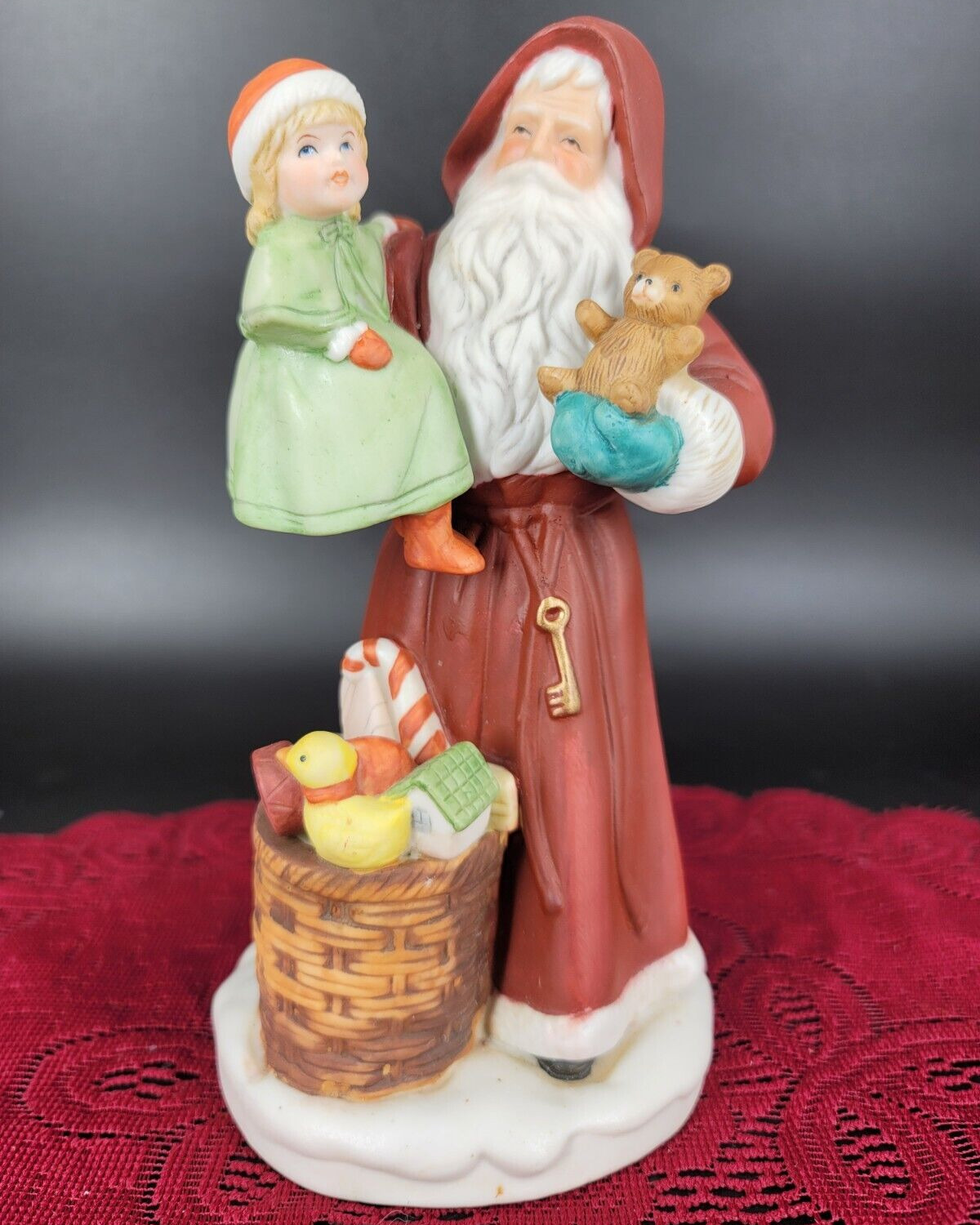 Christmas Decor Homco Santa With Girl Figurine 8\