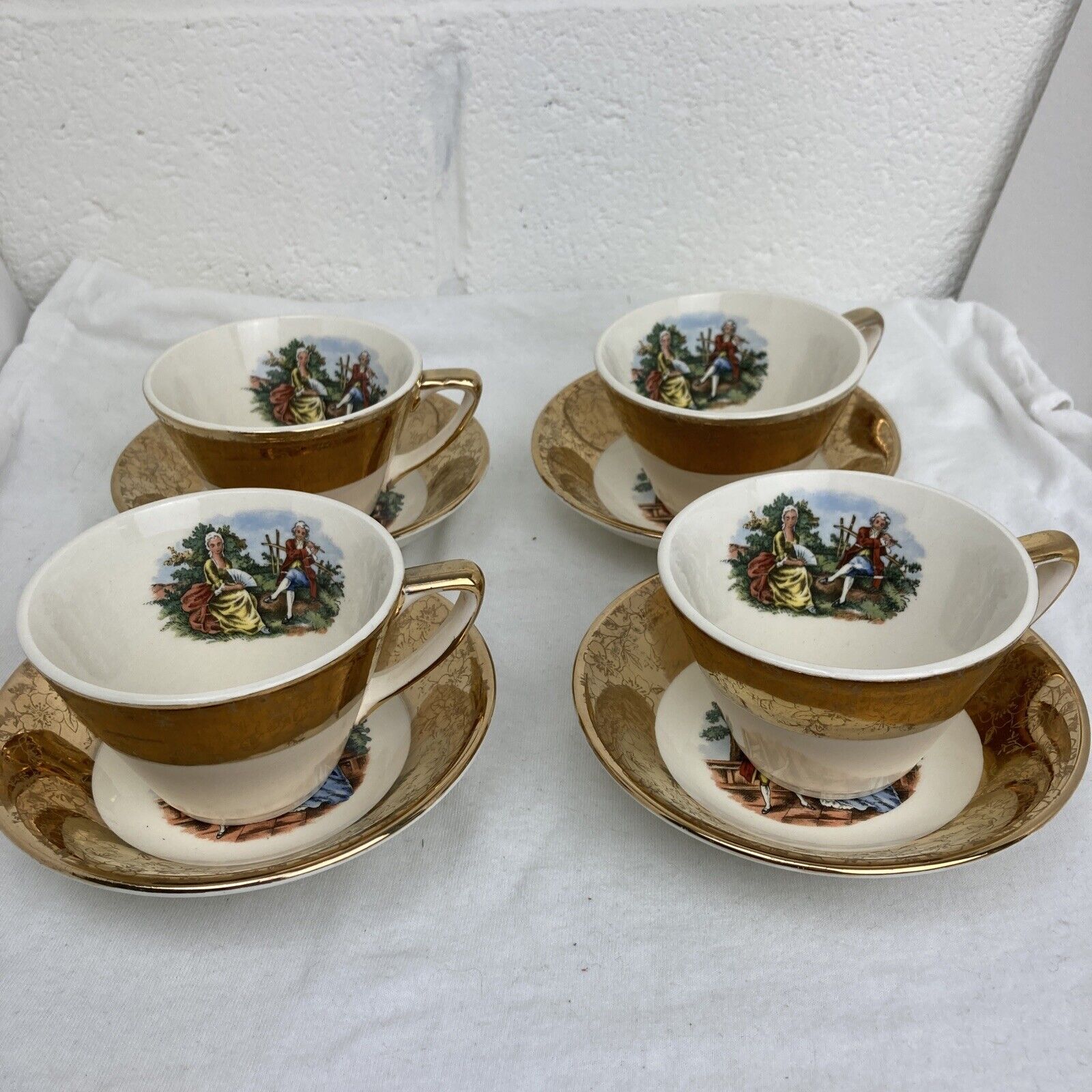 4 Set Vintage King Quality Fine Colonial Couple Gold 22k US 1960 Cups And Saucer