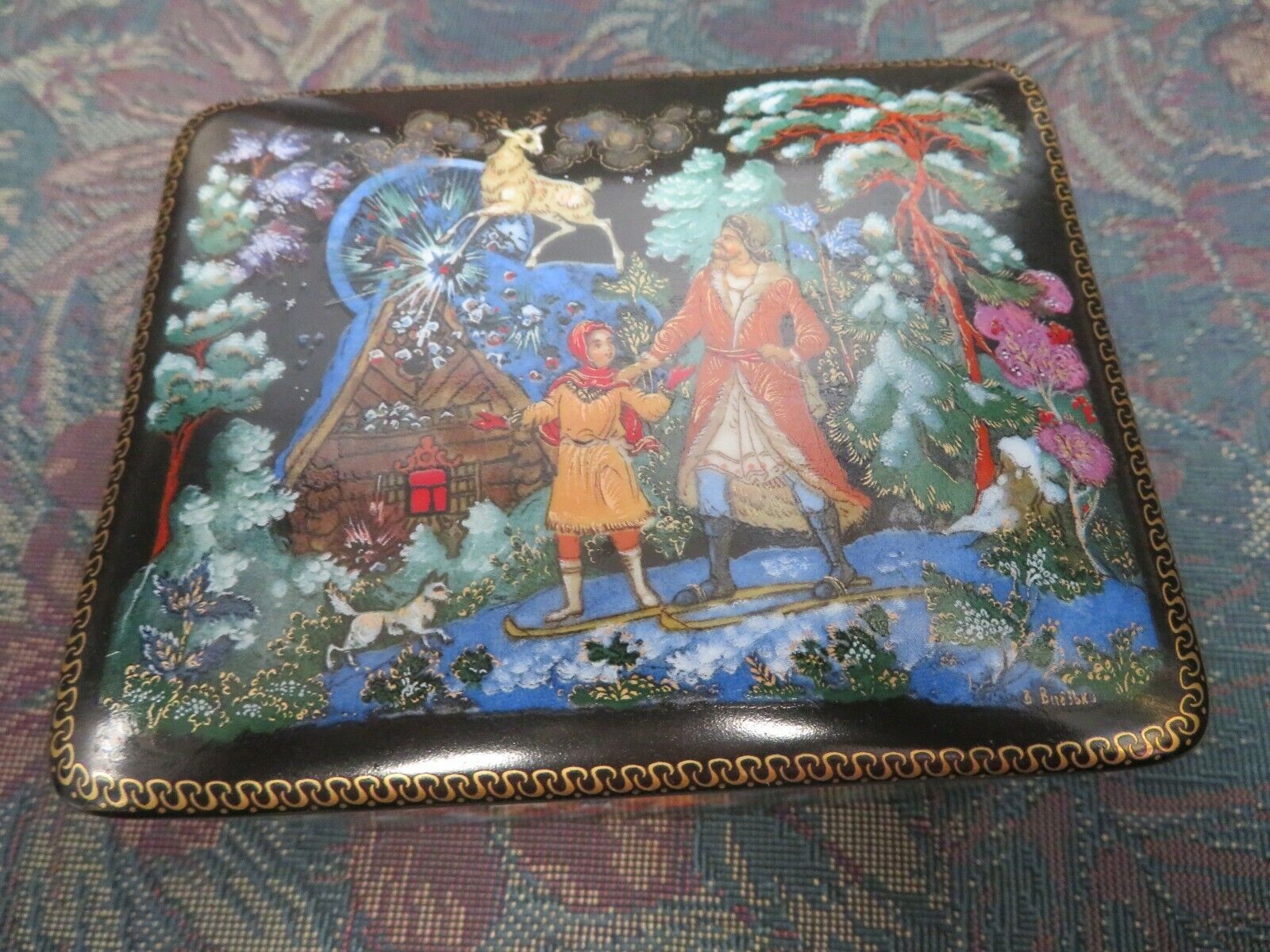Vintage Palech Porcelain Trinket box, Russian Art of stunning detail / Pristine 