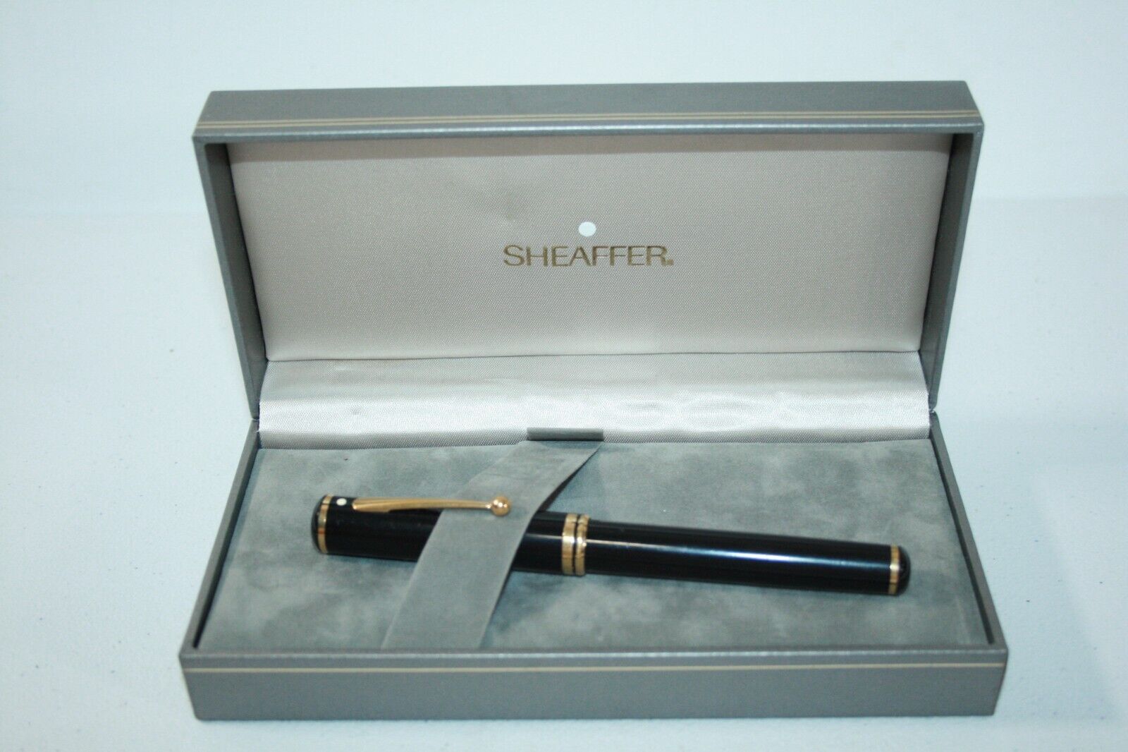 Vintage Sheaffer White Dot Black 18K 750 NiB Connaisseur Fountain Pen W/ Box