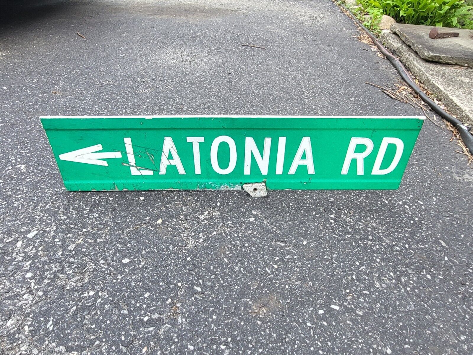 Latonia Rd , Real Street Road Sign (Aluminum)