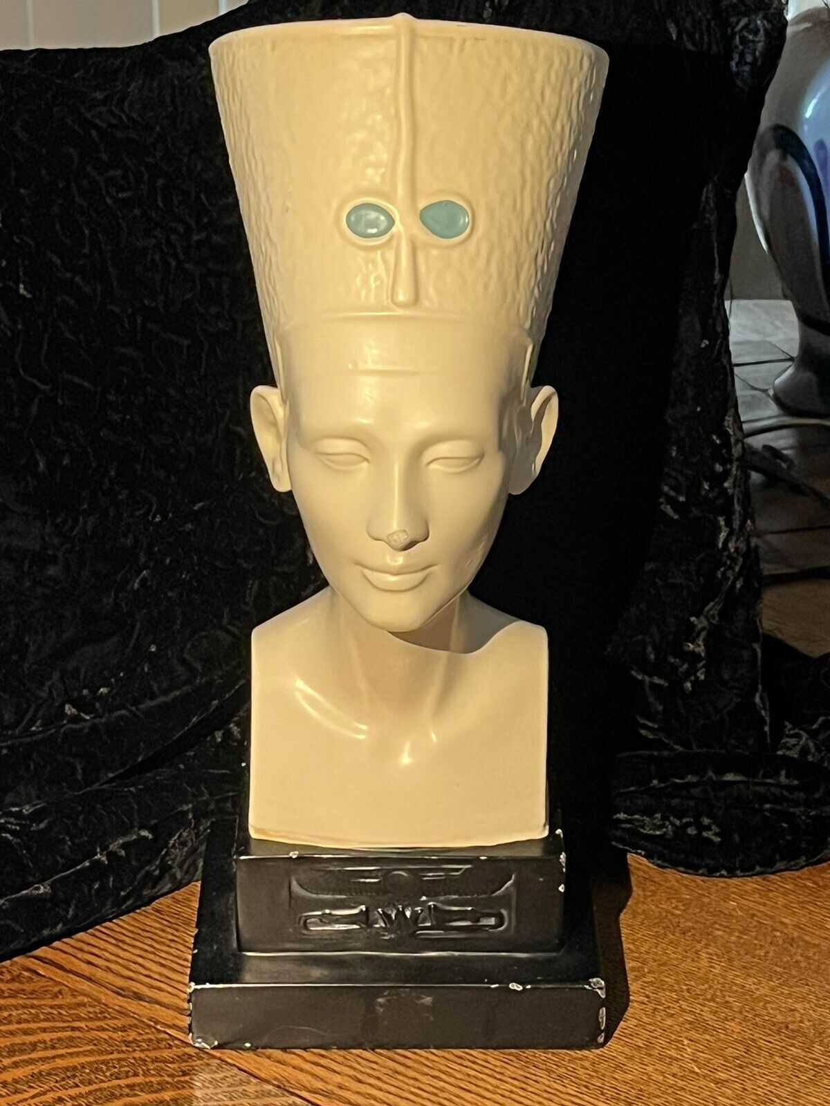 Large Vtg Egyptian Queen ‘NEFERTITI’ Chalkware Bust by Alexander Backer Co. 14”