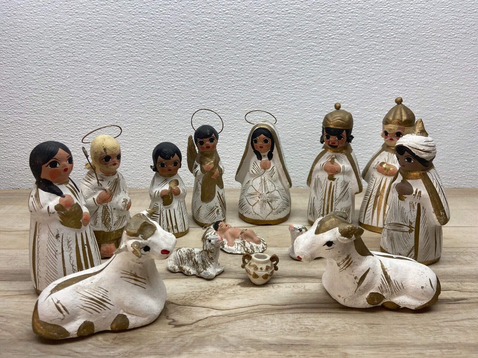 Vtg Nativity Set Of 13 Pcs. Clay Handmade Hand Painted Made In Mexico