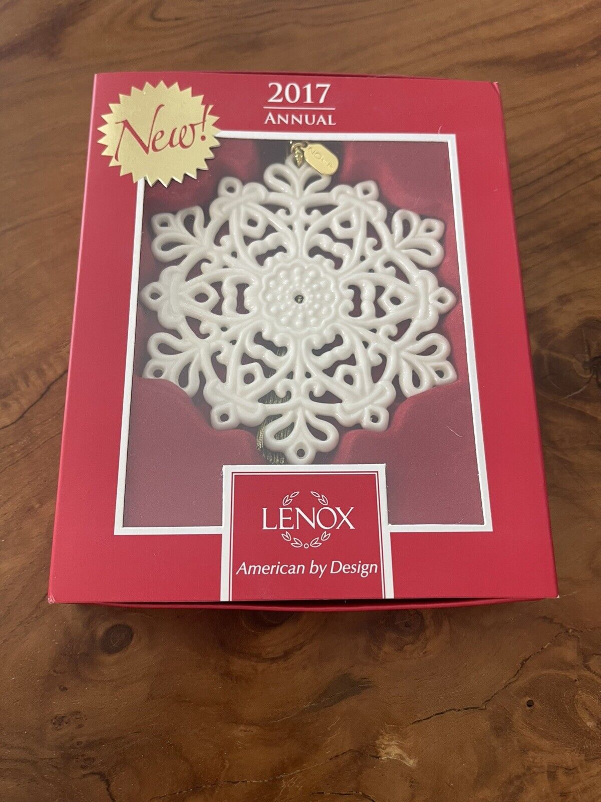 LENOX Snow Fantasies SNOWFLAKE ORNAMENT 2017 Annual Pierced Tree Ornament