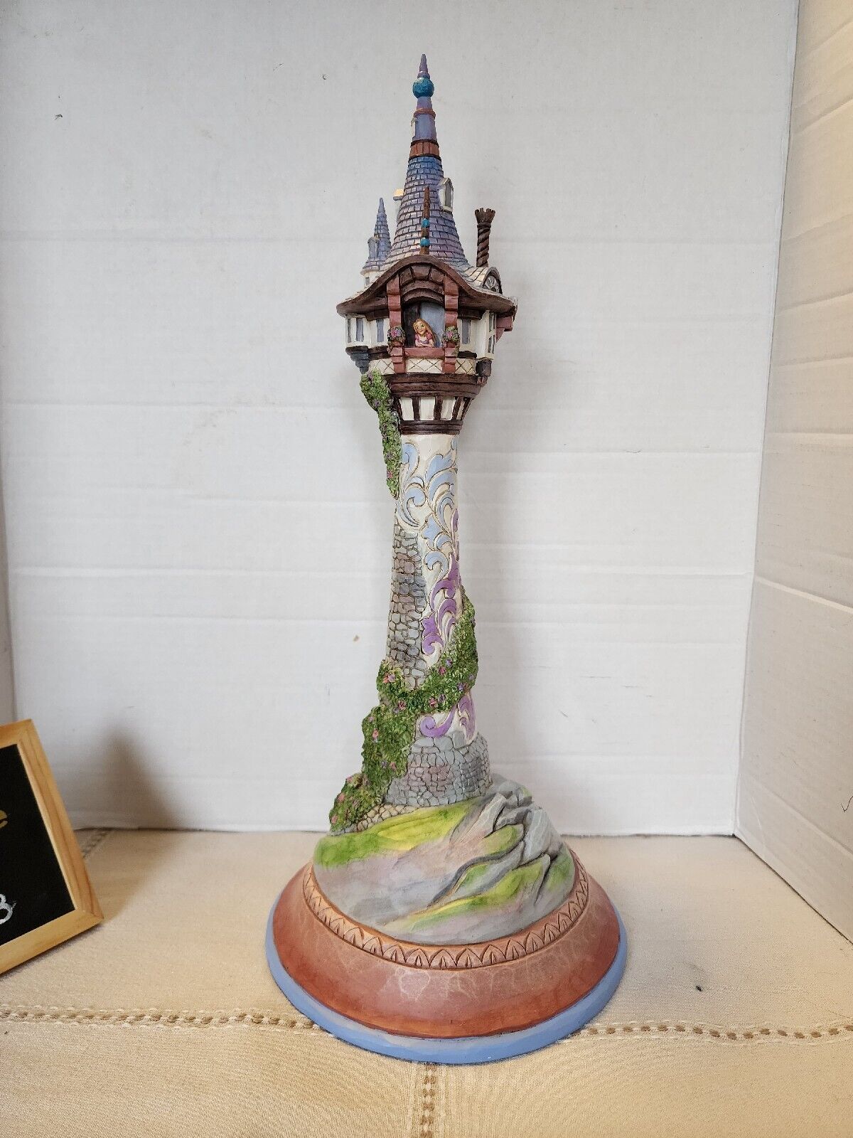 Jim Shore Disney Tangled Figurine Rapunzel Tower Dreaming of Floating Lights