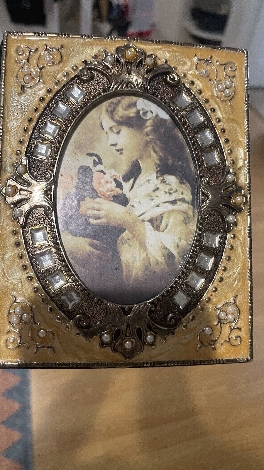 Antique photo album Very Beautiful With Diamond Beads ( New )