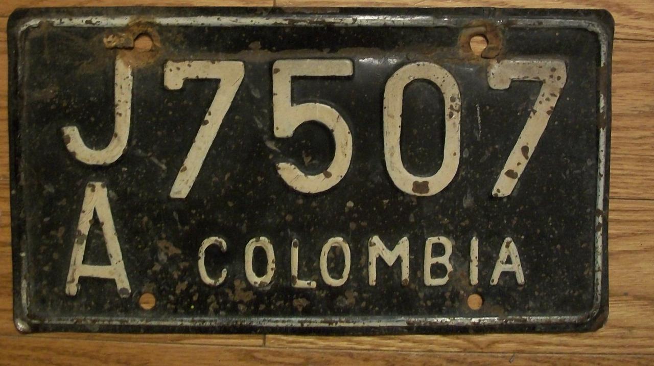SINGLE COLOMBIA, SOUTH AMERICA LICENSE PLATE - 1973/90 - JA 7507