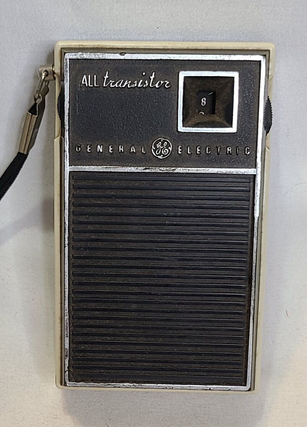 Vintage General Electric GE All Transistor AM Radio  