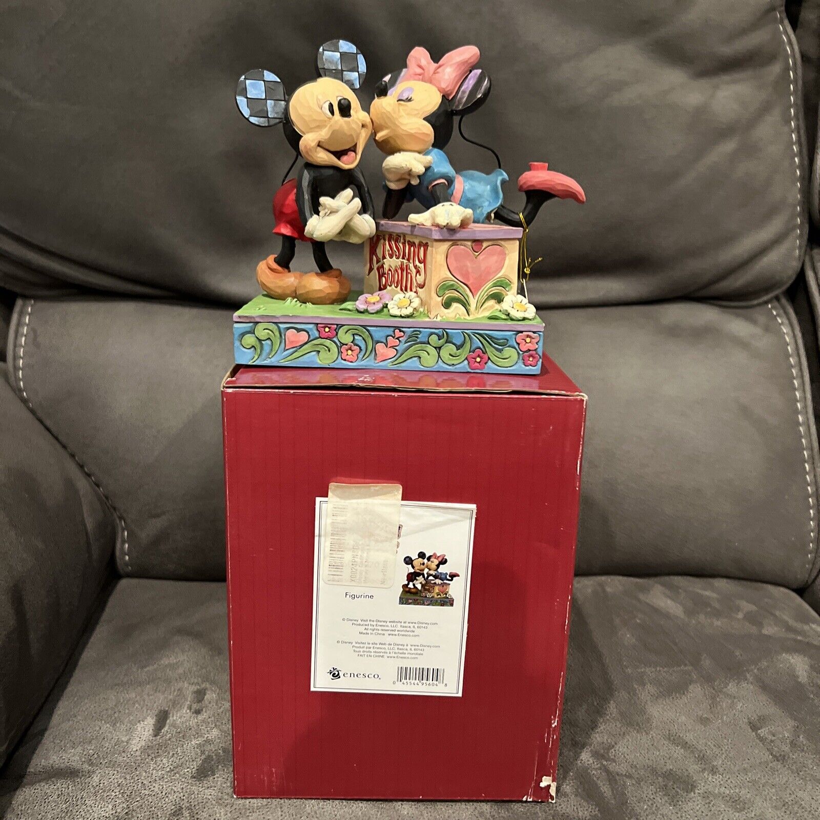 Jim Shore Disney Kissing Booth 6000970 Mickey Mouse & Minnie Mouse