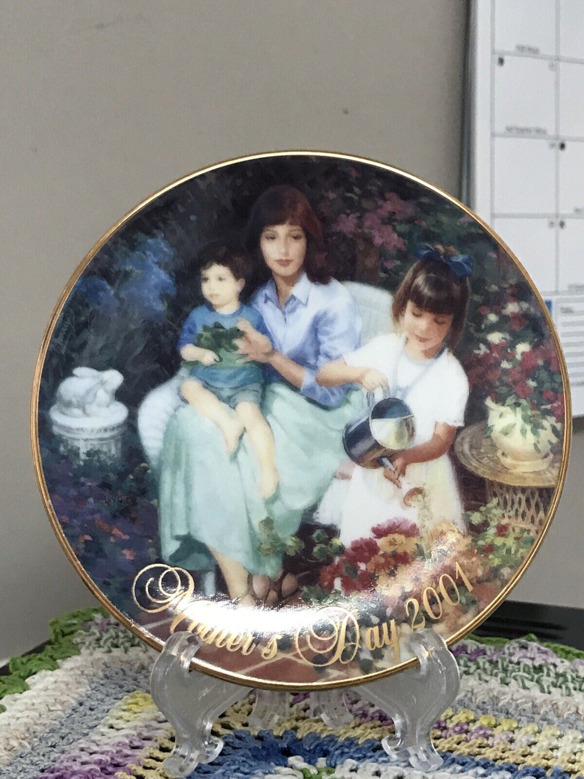 New In Box AVON Mother\'s Day Plate “Blossoms Of Love 2001” 5” W/Stand Porcelain