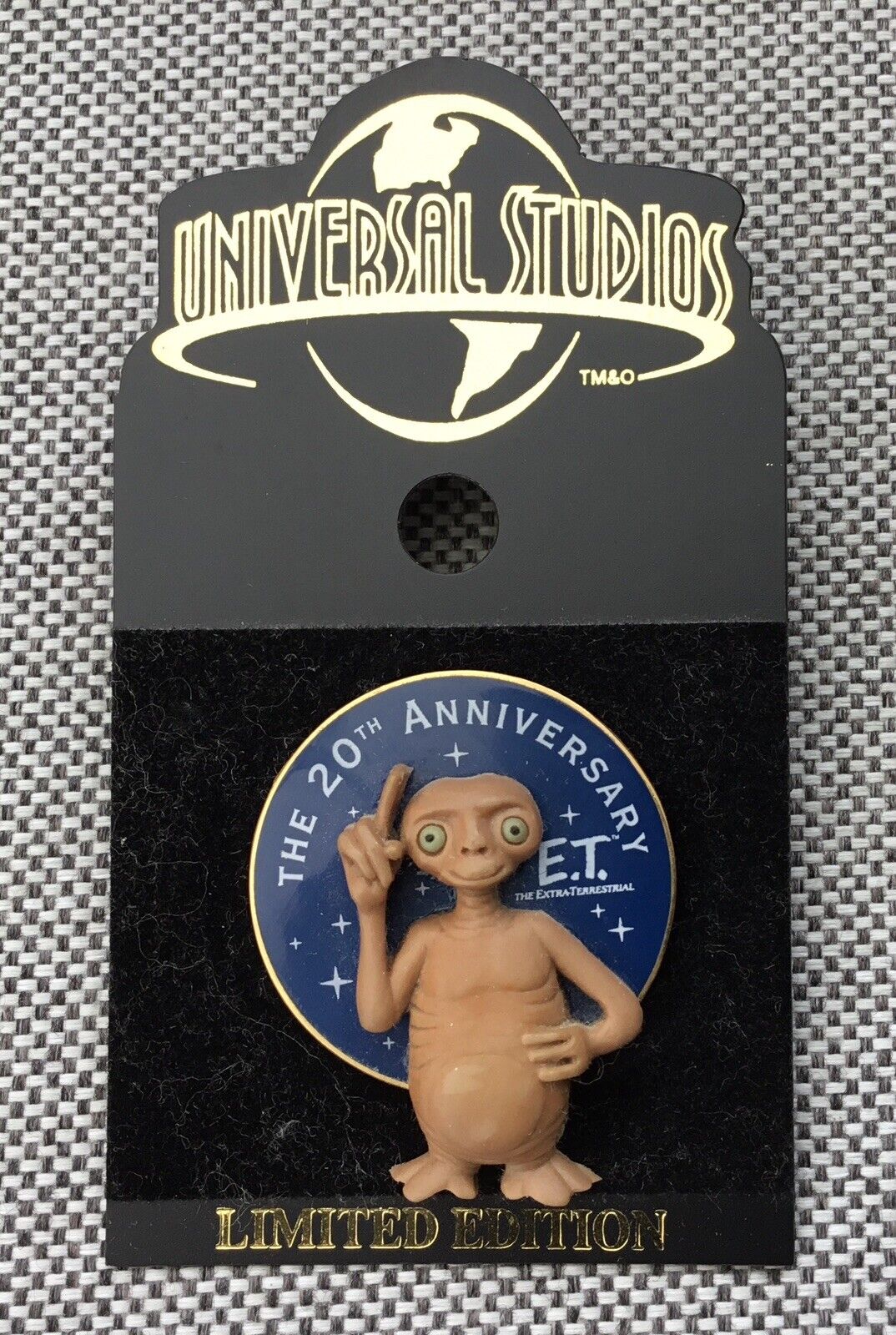 Universal Studios ET 20th Anniversary Limited Edition Pin Badge