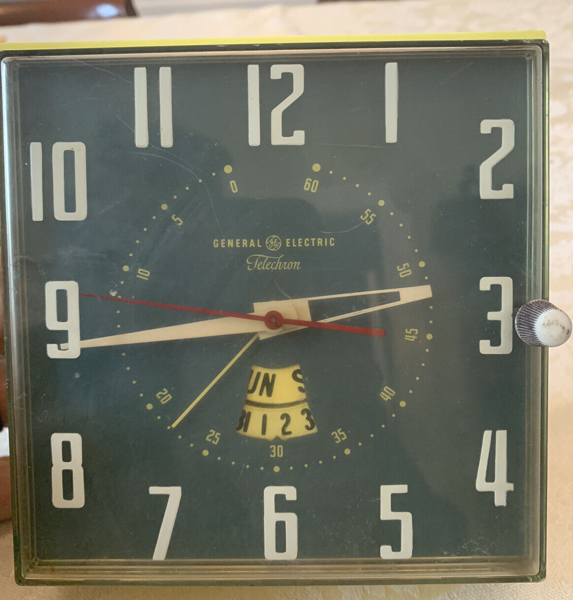 MCM Vintage  50s 60s General Electric Kitchen Yellow Clock Telechron 8H24 Read