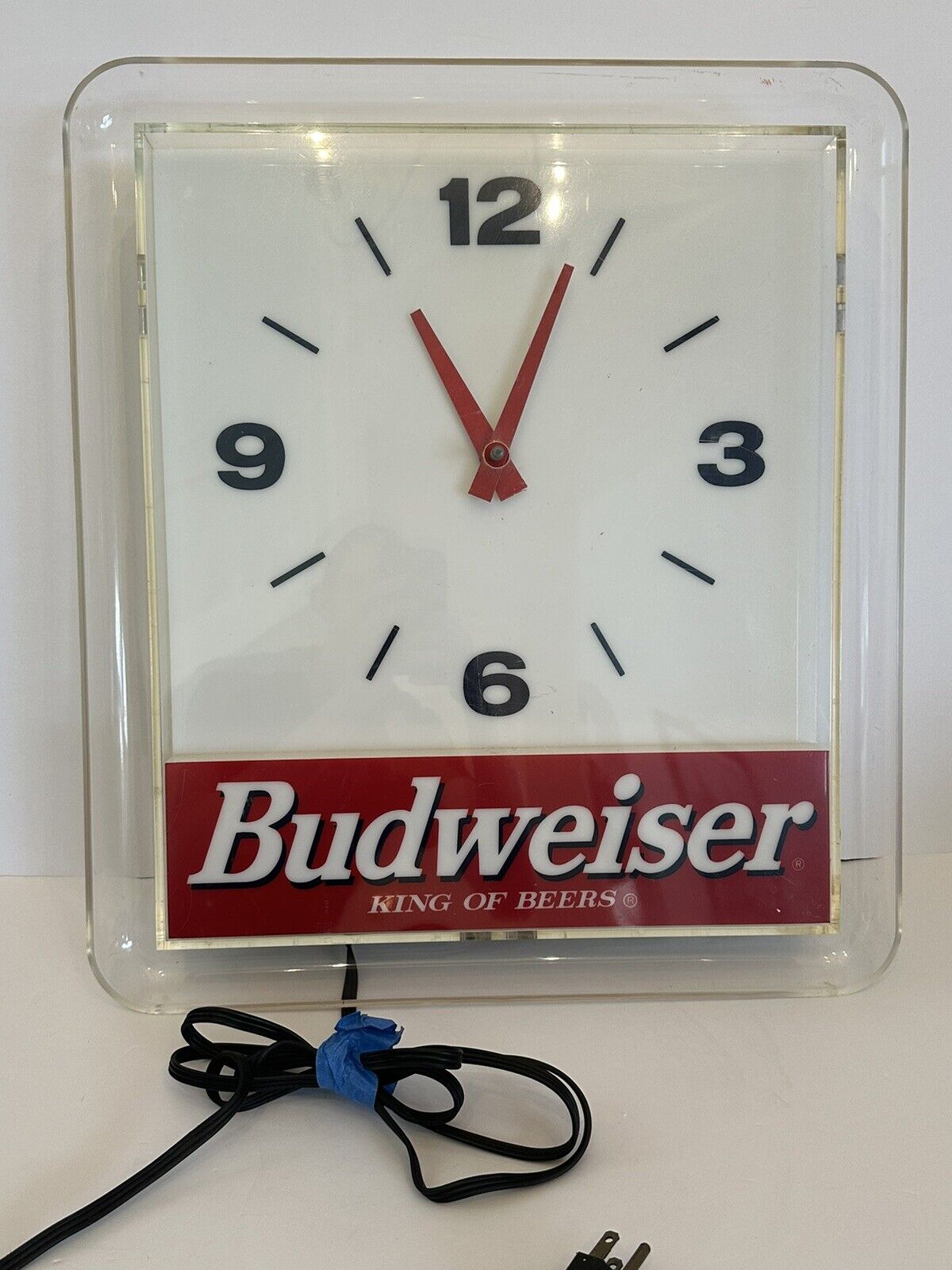 Vintage BUDWEISER King Of Beers Light Up Electric Clock Store Display Sign RARE