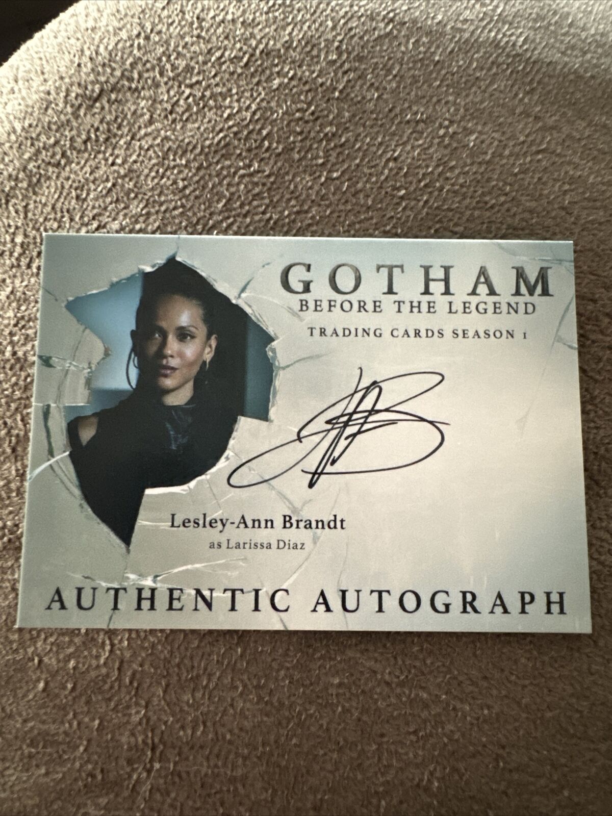 2016 Cryptozoic Gotham Season 1 Lesley-Ann Brandt As Larissa Diaz Autograph