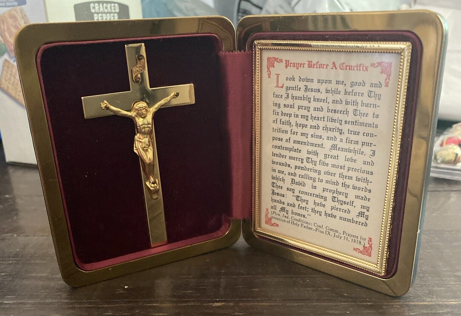 Travelers Leather Case W/Gold Crucifix W/Framed “Prayer Before A Crucifix” Vtg