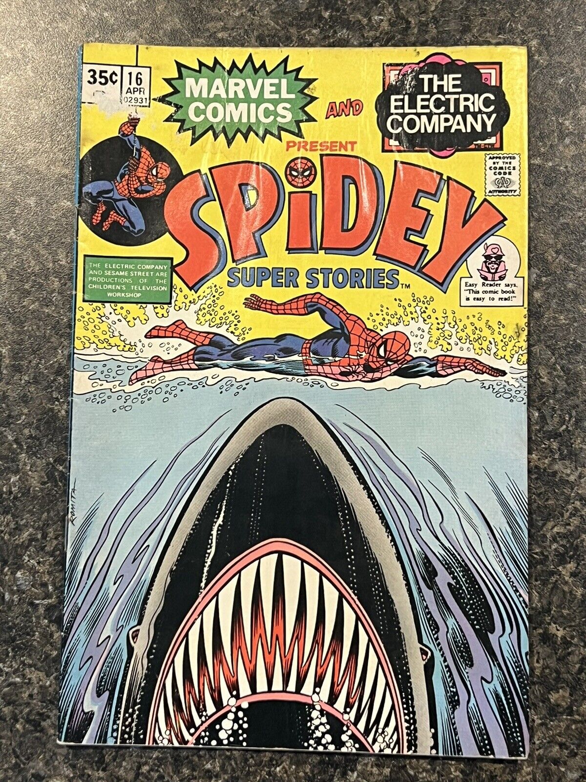 Spidey Super Stories #16 Marvel Comics 1976 John Romita - Jaws Homage Cover