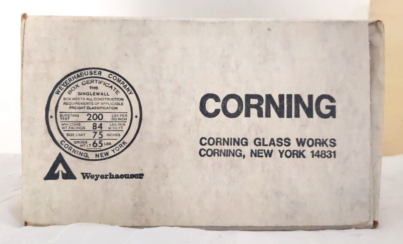 Vintage Corning Ware 1 1/2 qt Range Topper-All White - Original Box
