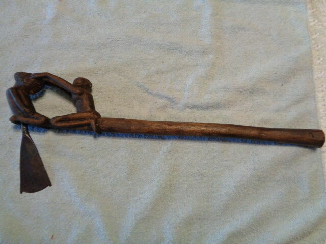 ANTIQUE  HAND CARVED WARRIORS FIGURAL TRIBAL AX AXE CEREMONIAL WEAPON VINTAGE D9