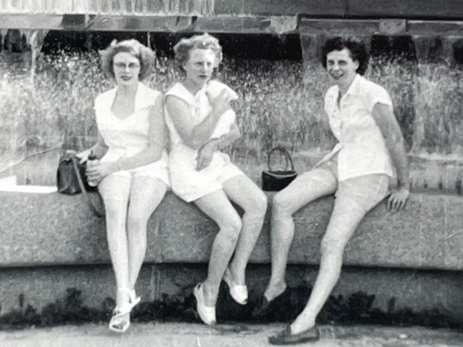 UD Photograph 1954 Group Of 3 Pretty Women Sit By Fountain Three Lovely Ladies 