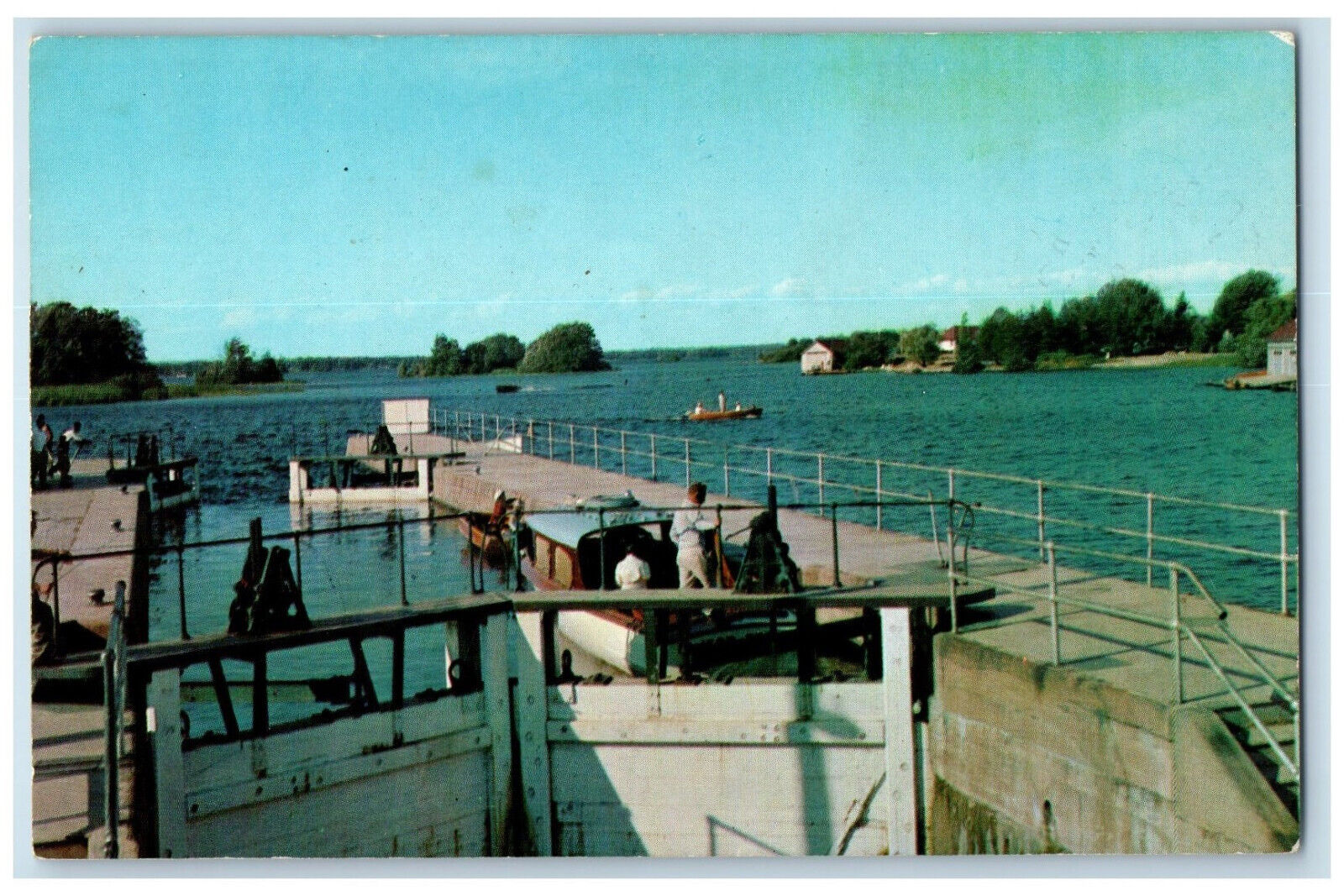c1950\'s Western Gateway to Severn River Port Severn Ontario Canada Postcard